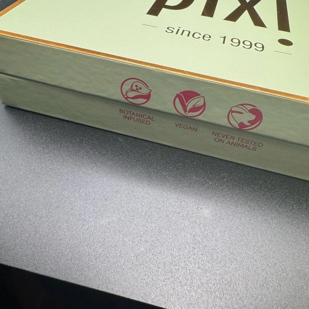 NWT Pixi LipTreat Trio Boxed Set